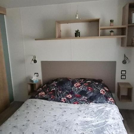 Mobilhome 2 Ch,1 Salon 40M2 De Charme Dans Camping *** Saint-Julien-en-Born Exterior foto