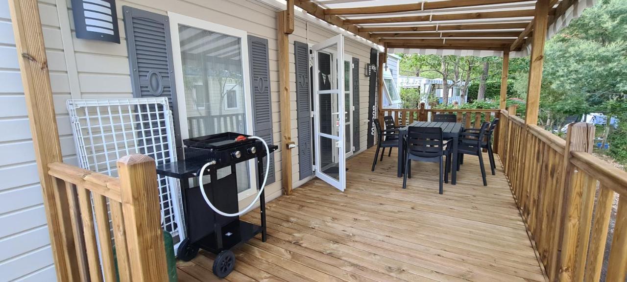 Mobilhome 2 Ch,1 Salon 40M2 De Charme Dans Camping *** Saint-Julien-en-Born Exterior foto